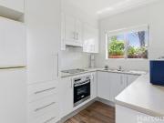 Stylish Ground Floor Living with Garden Appeal