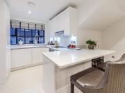 Stylish Hammersmith Riverside Apartment | 3 Beds, 2 Baths