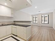 Stylish Inner City Apartment Opposite Fawkner Park