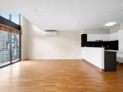 Stylish inner city apartment over two levels! Stylish inner city apartment over two levels!