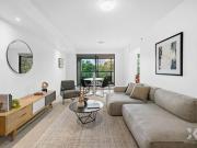 Stylish Inner City Apartment with Study, Pool & Prime...