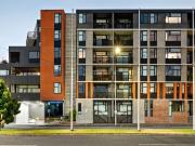 Stylish Inner City Living with Iconic Views