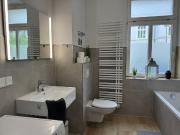 Stylish large apartment 3 bedrooms Parking space Washing...