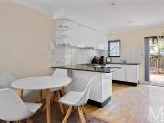 STYLISH & LIGHT FILLED APARTMENT