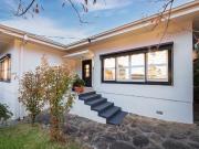 Stylish Living Central Monument Hill Location