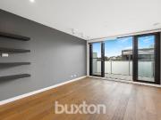 Stylish Living in the Heart of Mentone