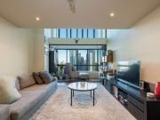 Stylish loft style apartment in the heart of Melbournes CBD!