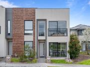 Stylish Low Maintenance Living in a Prime Craigieburn...