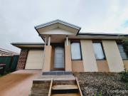 Stylish, Low Maintenance Living in Sought After Aston...