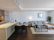 Stylish & luxury 2 bedroom Apartment with city view in...