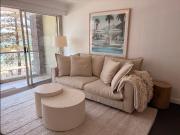 Stylish Manly Waterfront Apartment with Free Parking
