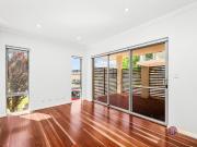 Stylish & Modern 2 Bedroom 2 Bathroom Apartment