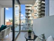 Stylish & Modern 2 Bedroom Apartment Ideal for Living or...