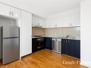 Stylish Modern Apartment in Prime Hughesdale Location