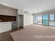 Stylish Modern Apartment in Prime Location