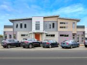 Stylish & Modern Apartment in Prime Location The Perfect...