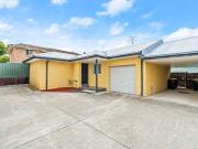 Stylish, Modern & Move In Ready in a Central Loaction