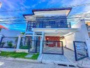 Stylish modern Single Attached home in BF Resort...
