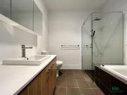 Stylish & Modern Townhome in Leafy Eastern Suburbs