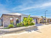 STYLISH & MODERN TOWNHOUSE