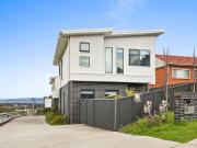 Stylish Near New Duplex Stylish Near New Duplex