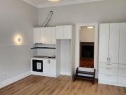 Stylish Newly Renovated Apartment in Prime Caulfield...