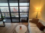 Stylish One Bed Flat in LCI with Spa & Pool Access