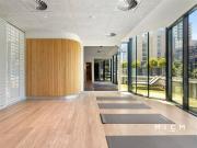 Stylish One Bedroom Apartment Featuring a Study Nook