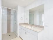 Stylish One Bedroom Apartment in Lyneham – Lifestyle...