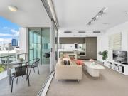 Stylish One Bedroom Apartment in the Heart of South Bank