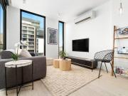 Stylish One Bedroom Apartment Plus Study Whitegoods...