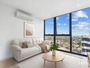 Stylish One Bedroom CBD Apartment with Stunning Views &...