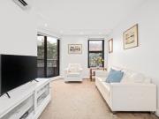 Stylish One Bedroom In Prime Pyrmont Location