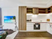 Stylish One Bedroom Plus Study UNO Apartment in the...