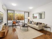 Stylish Parkside Apartment with Huge Garden Terrace in... Stylish Parkside Apartment with Huge Garden Terrace in...