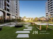 STYLISH PORT MELBOURNE LIVING WITH WATER VIEWS