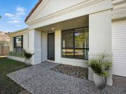 Stylish Renovated End Villa in Central Tropical Resort...