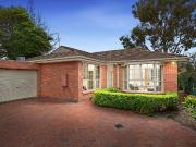 Stylish Single Level Ease in a Prime Glen Huntly Pocket