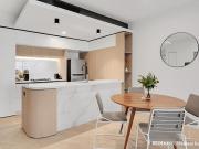 Stylish South Brisbane Apartment with Resort Style Amenities