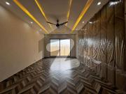 Stylish & Spacious 1 Kanal Family Home with Grand...