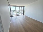 Stylish & Spacious 2 bedroom next to Brisbane River