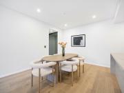 Stylish & Spacious 3 Bedroom Apartment in Downtown Zetland