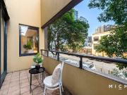 Stylish, Spacious and Serene in a South Melbourne Setting