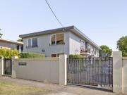 Stylish & Spacious Apartment!