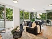 Stylish, Spacious & Perfectly Positioned in the Heart of...