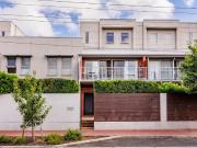 Stylish, Spacious & Superb Locale