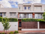 Stylish, Spacious & Superb Locale