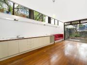 Stylish & Spacious Terrace in Prime Newtown Location