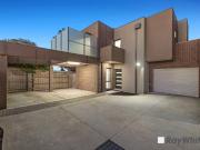 Stylish Split Level Living in a Prime Cranbourne Pocket