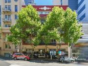 Stylish Studio Living with Courtyard in the Historic...